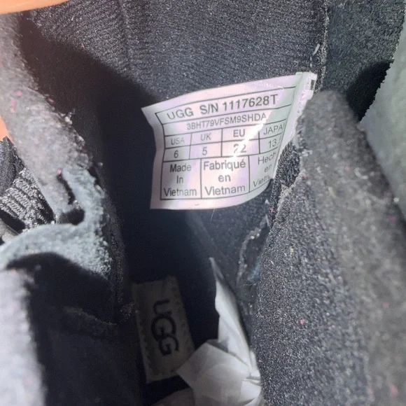 UGG Kids’ Kinzey Booys - Picture 5 of 5